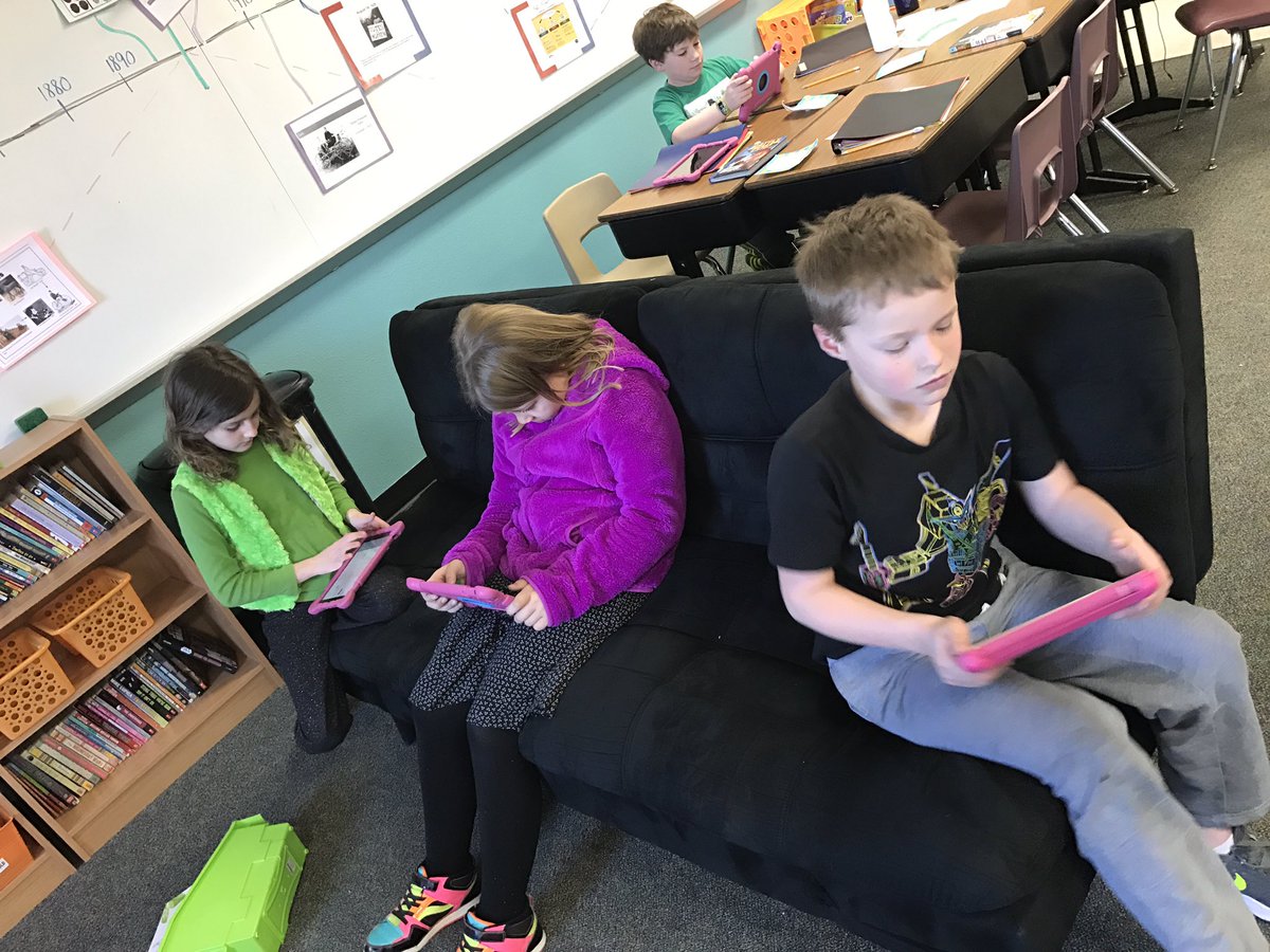 MrsMeyersWDP's tweet photo. Yah... The Create Phase started today!!These students are creating a digital book or Google Slideshow. #wwgid #rockonwestwood #studentchoice https://t.co/OKsqSQC5Ll