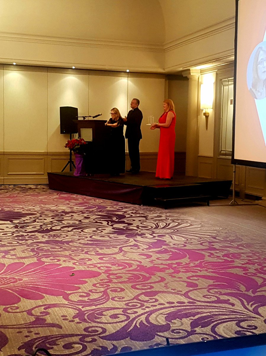 CWNLeaders's tweet photo. Dr.Esther Gitman - Award 'Honorary Friend of Croatia' #CWN2017 #GalaDinner https://t.co/RptZ73EhNY