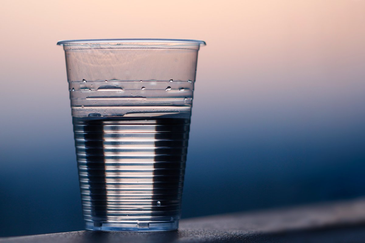 Well_Focused_IA's tweet photo. Did you know? Drinking a full glass of water before each meal can curb calorie intake. #HealthyTips https://t.co/IpzzqiKort