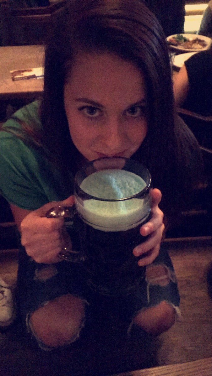 cccaprice's tweet photo. Happy birthday to my bff @lexbearr 🎉🎉 Only pics I have are u with drinks in hand..Classic😏 I hope ur day is as amazing as u are! I love u💕👭 https://t.co/d9YR62OxH4