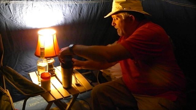 HomesteadNotes's tweet photo. How to keep warm in a tent in the winter - https://t.co/tkdKEYSCr1 https://t.co/9thmKWmZ8r