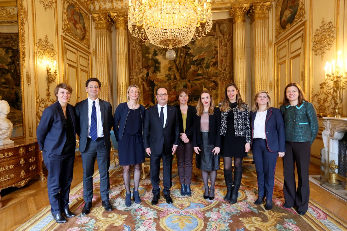 NicolasDufourcq's tweet photo. Les entrepreneuses des accélérateurs de @Bpifrance à l'@Elysee, bravo à toutes #WomensDay #8mars https://t.co/M2BUFy5g4w