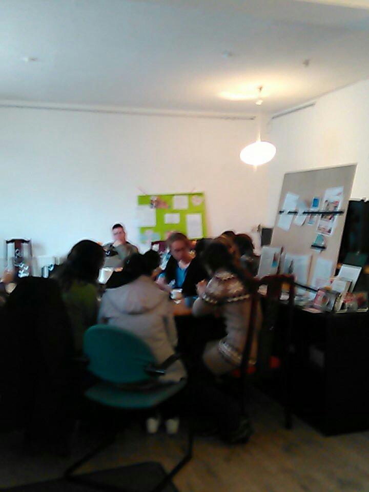 MTaege's tweet photo. Volle Frauenrunde beim Frauen Stammtisch im @Infocafe_Winkel ;-) #womensday #InternationalWomensDay https://t.co/XGQu0yBFV2
