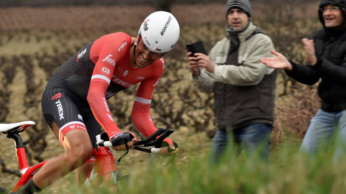 El Pelotón Alaphilippe vuela en otra galaxia