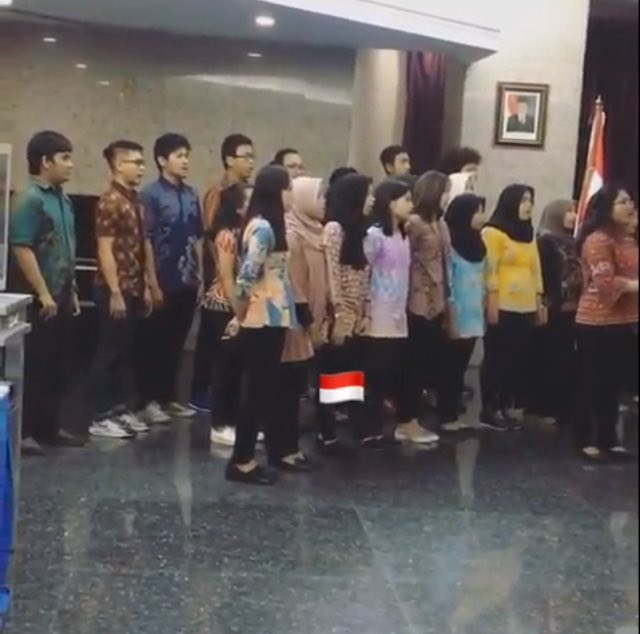 PIS_Perbanas's tweet photo. Ohiya di acara pembukaan juga ada penampilan dari teman teman @perbanaschoir loh!! Wah keren deh mereka pokoknya! https://t.co/B5pxRQDSeQ