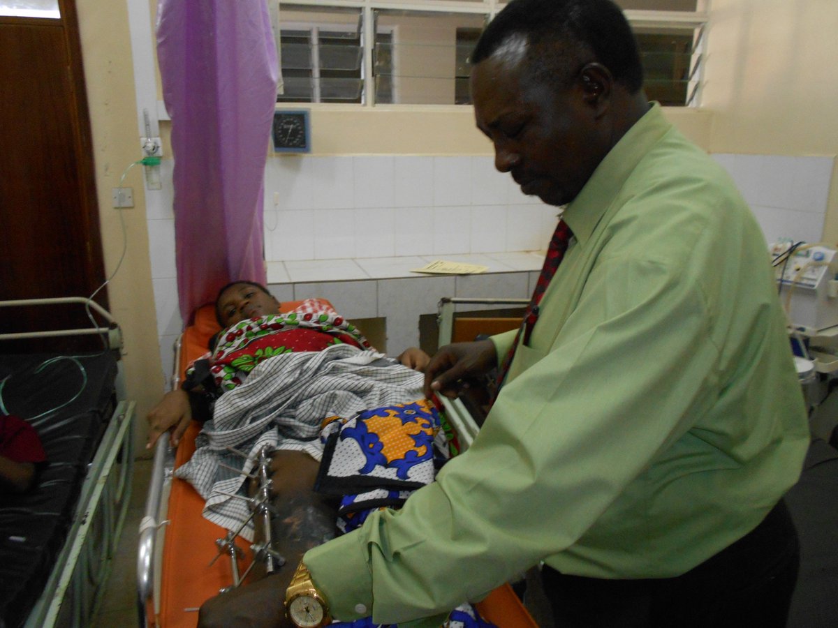 honleemuchiri's tweet photo. Spent #InternationalWomensDay taking to hospital an expectant lady who had an accident weeks ago but didnt have the means for full treatment https://t.co/vzttZell6s
