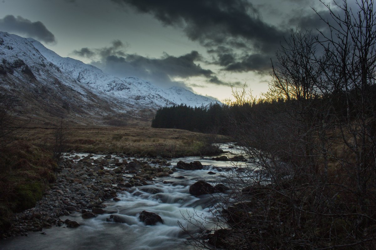 DaftNortherner's tweet photo. Cheeky snaps from my walk from #Glenfinnan to #Inverie.

@VisitScotland @walkhighlands 

#bothy #bothies #highlands #adventure #Scotland https://t.co/xUQC4ekK45