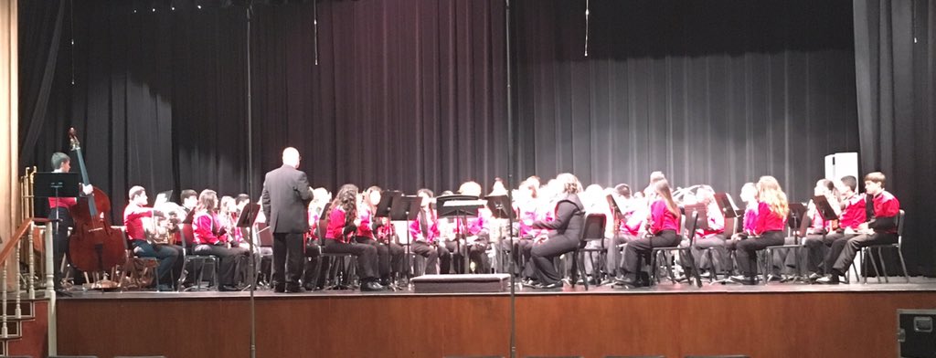 Gruver_ISD's tweet photo. And now...your Greyhound Band! #UILConcert&Sightreading #BorgerHS #πΊπ·π₯πΌ https://t.co/8ngccIgcT5