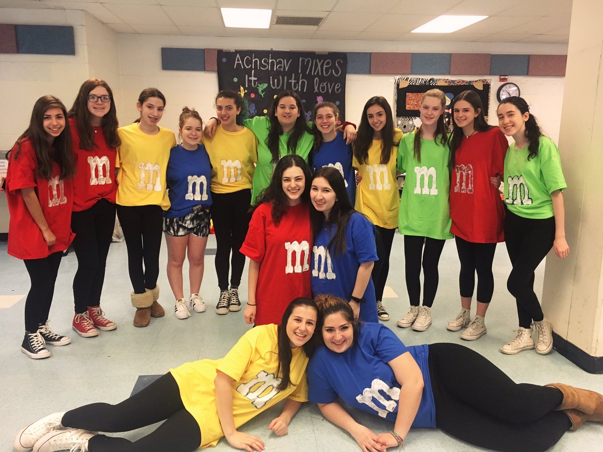 Achshav loves spirit day