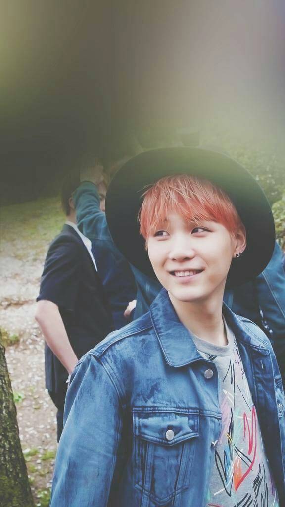 kika101200's tweet photo. 윤기 오빠 H'BDay..I'm sorry for not give you anything in this special day, but I have something special, that is “love” https://t.co/C04R50BClZ