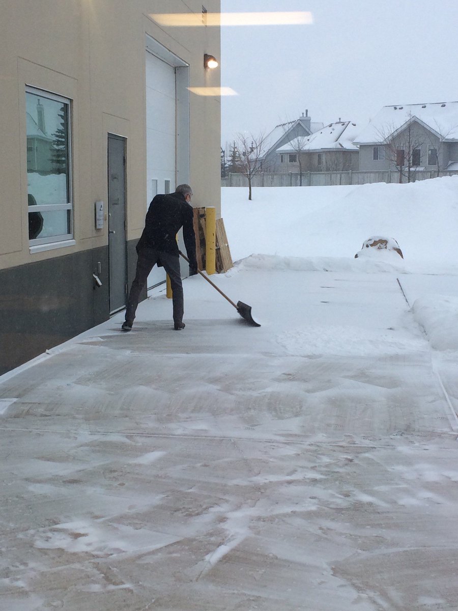 AlbertaMilk's tweet photo. "Duties as assigned" #yegweather #yegwx #werecold #staff https://t.co/Ig26bmMXfh