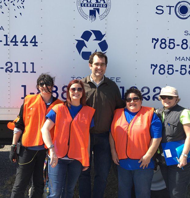 bbbmidwestplain's tweet photo. We had a great time partnering w/ @KSAGOffice on #Monday for the free #shredevents in #Kansas! Thanks to all who participated! #BBB #IDTheft https://t.co/C1GhcKbASc