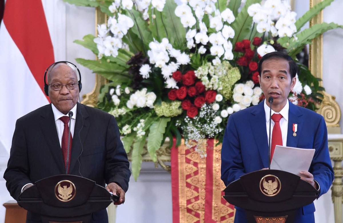 KSPgoid's tweet image. 28. Presiden Zuma @SAPresident: Selamat pada Presiden @jokowi atas penyelenggaraan KTT IORA yang baik &amp;amp; kepemimpinannya di IORA #TamuNegara