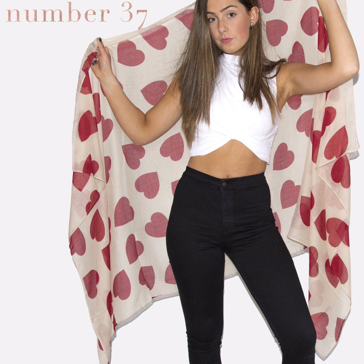 Scarf Room tweet media