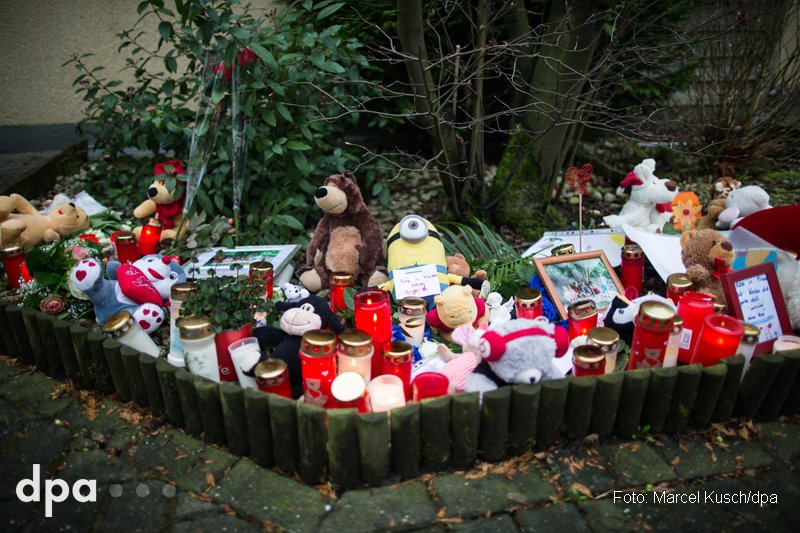 dpa's tweet photo. Kindermord in Herne: Polizei sucht mit Großaufgebot nach 19-Jährigem https://t.co/TLg5sTtzE7 via @zeitonline (jed) https://t.co/1oNJ8DMZ8L