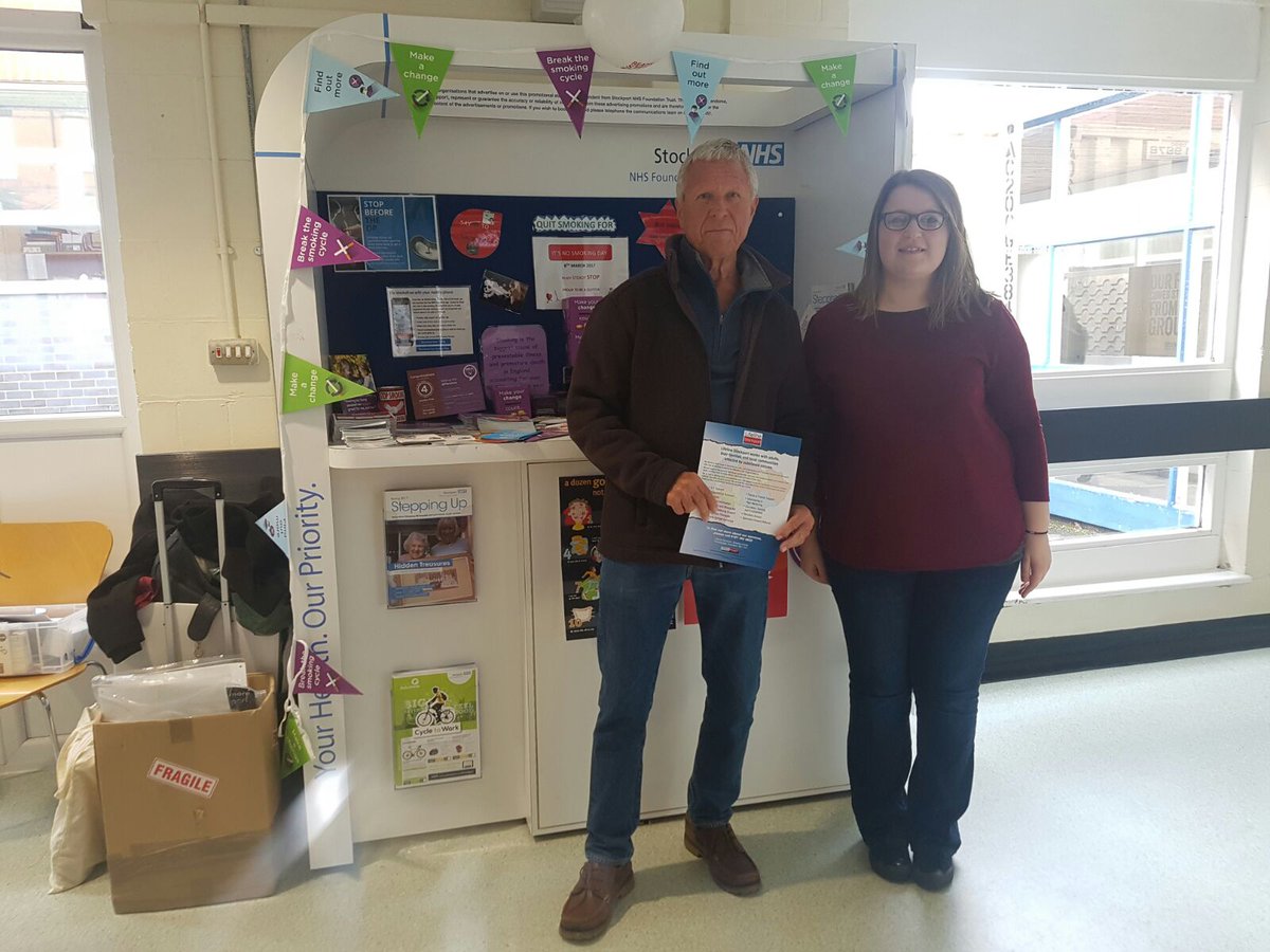CGLStockport's tweet photo. #nationalnosmokingday today with @PennineCareNHS and @MySKLifeline at stepping Hill hospital #reducingharm #promotinghealth https://t.co/dieIXN3GPO