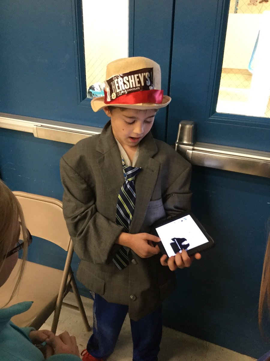 MissOlsen58's tweet photo. Third graders at Belle Aire did an amazing job at their "living museum" today! Lots of research and learning to prep! #dg58learns https://t.co/E5QScPHkCr