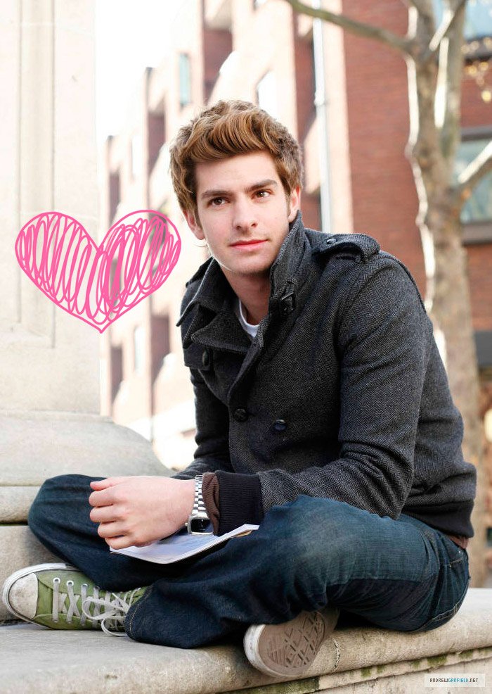 SeventeenLatin's tweet photo. ¡Nuestro #spidermar favorito #AndrewGarfield te desea dulces sueños #seventeener ! 😴💓 https://t.co/Q5UOCSMk8k