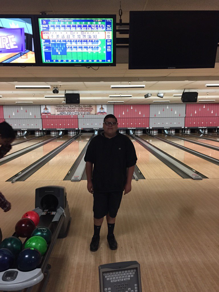 Huerta fires back with another 265 including first 8 frames perfect. Then the dreaded split in the 9 th. Almost 300