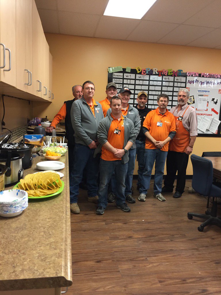 RodneyRollinsHD's tweet photo. MET team 1409 100! Homer Fund participation lunch !!!#BDDSW https://t.co/sg25e7WMEP