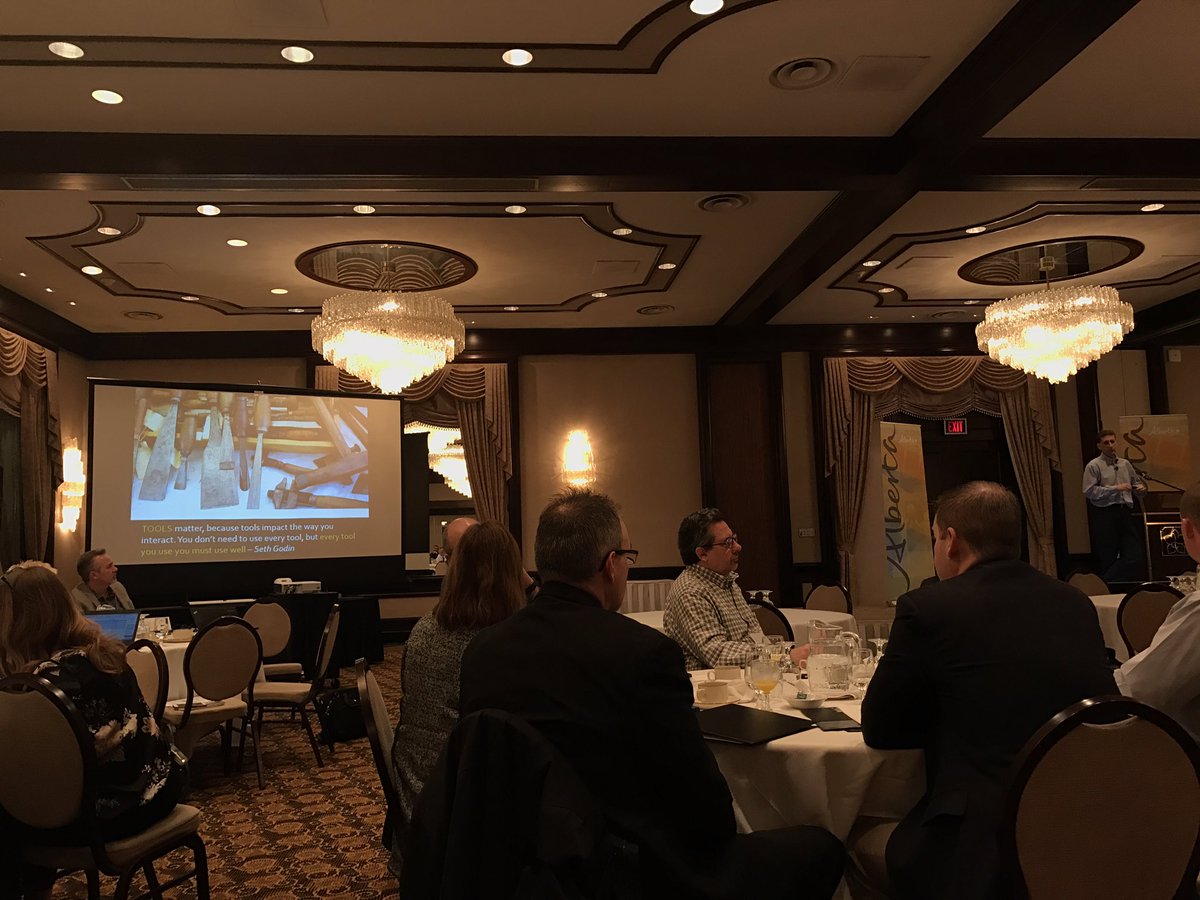 _MrsFerguson_'s tweet image. &quot;Pick a few tools and use them well.  Narrow them and get better/more consistent using them.&quot; @chrkennedy #leadltpf #ngps10 #commontools