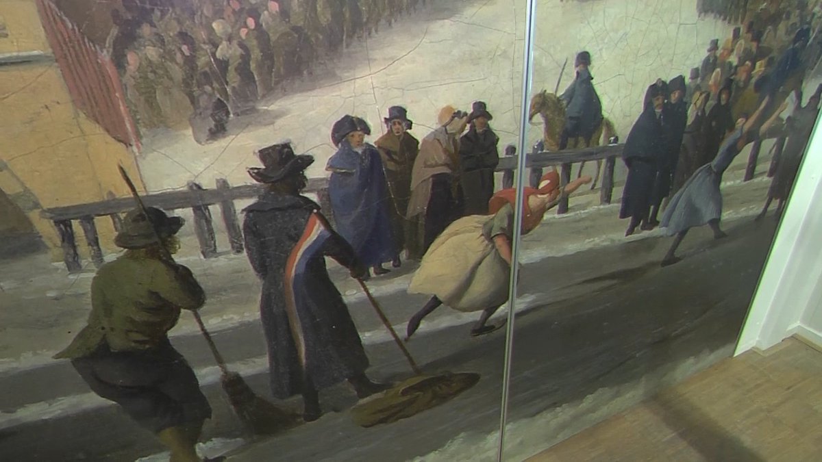 Waar komt de naam 'De Zilveren Bal' vandaan? Jan Ykema neemt ons mee naar vroeger. #DeZilverenBal #Prinsentuin youtu.be/2OmLAMvnmAY