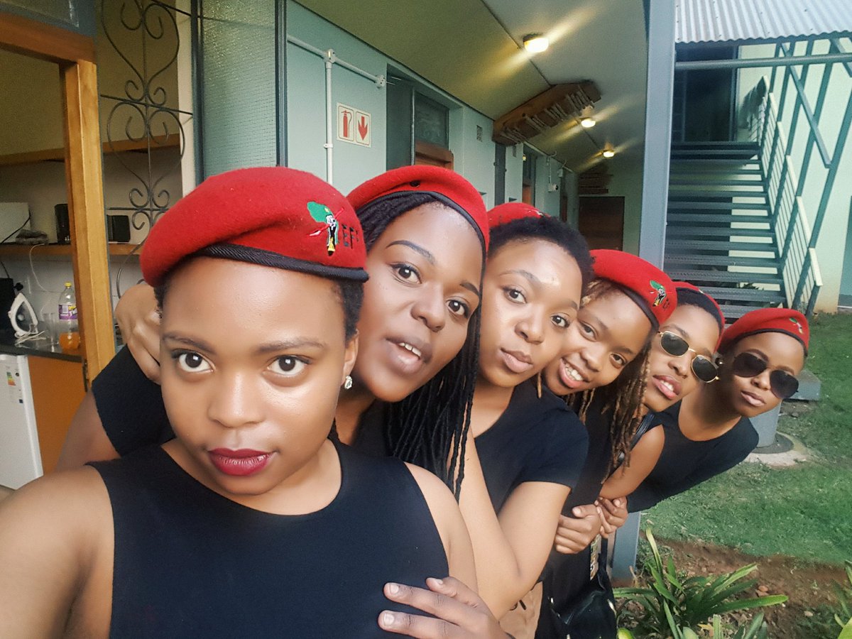 WitsEFFparktown's tweet photo. @WitsEFF womxn controlling the space #FFF #iamoneinthree https://t.co/a5zZr71cXM