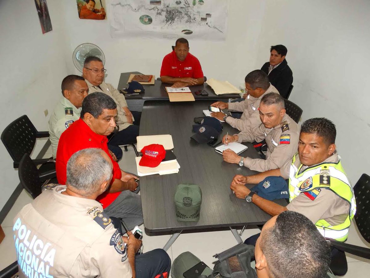 NestorLReverol's tweet photo. #EnFotos | PNB fortalecerá el Patrullaje Inteligente en Guarenas https://t.co/rYhIiET2NS … … … https://t.co/LGcO8yBzx4