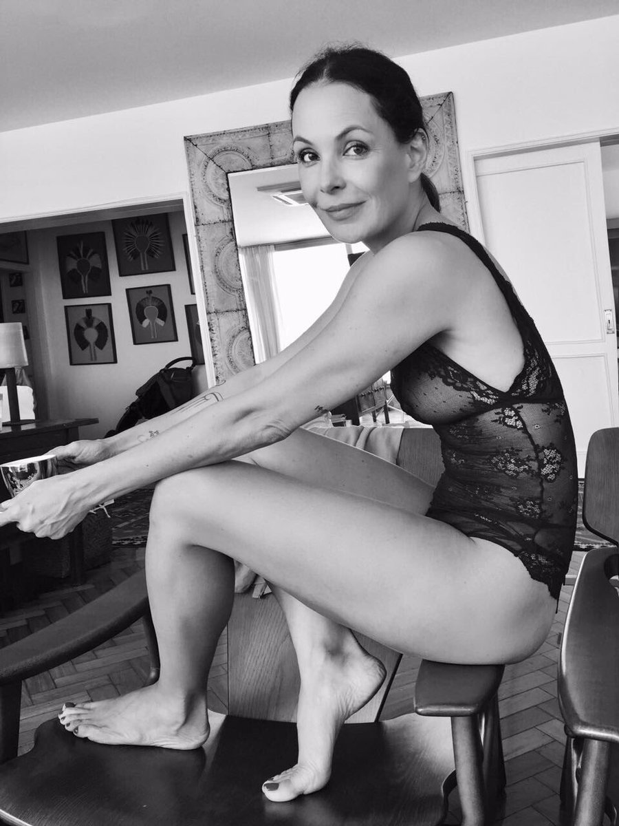 missferraz's tweet photo. No Dia Internacional da Mulher desejo muito amor próprio pra todas nós mulheres! Amor próprio nessa vida é tudo, companheiras! 💙💙💙 https://t.co/cCLdHZJOWw