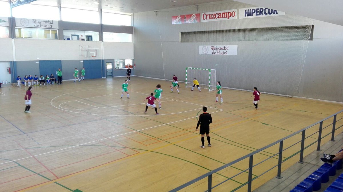 SADUSoficial's tweet photo. ¡Ganamos! @unisevilla 4-3 @UJA_Deporte Mañana a luchar por la medalla de bronce 👏 #CAU2017 #FútbolSala fem #VamosUS https://t.co/gYoxYJKMEF
