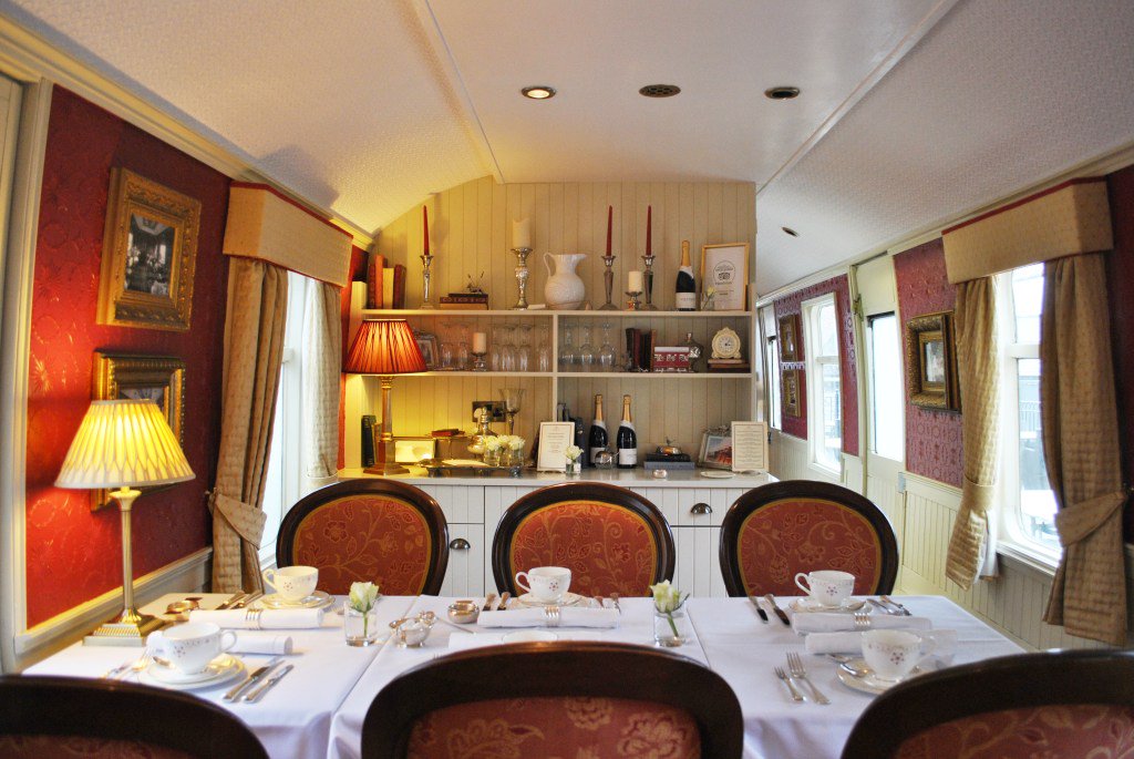 OutAboutYork's tweet photo. Afternoon tea on a train anyone? https://t.co/wjQjhxp67m https://t.co/BbIkXI2XLl