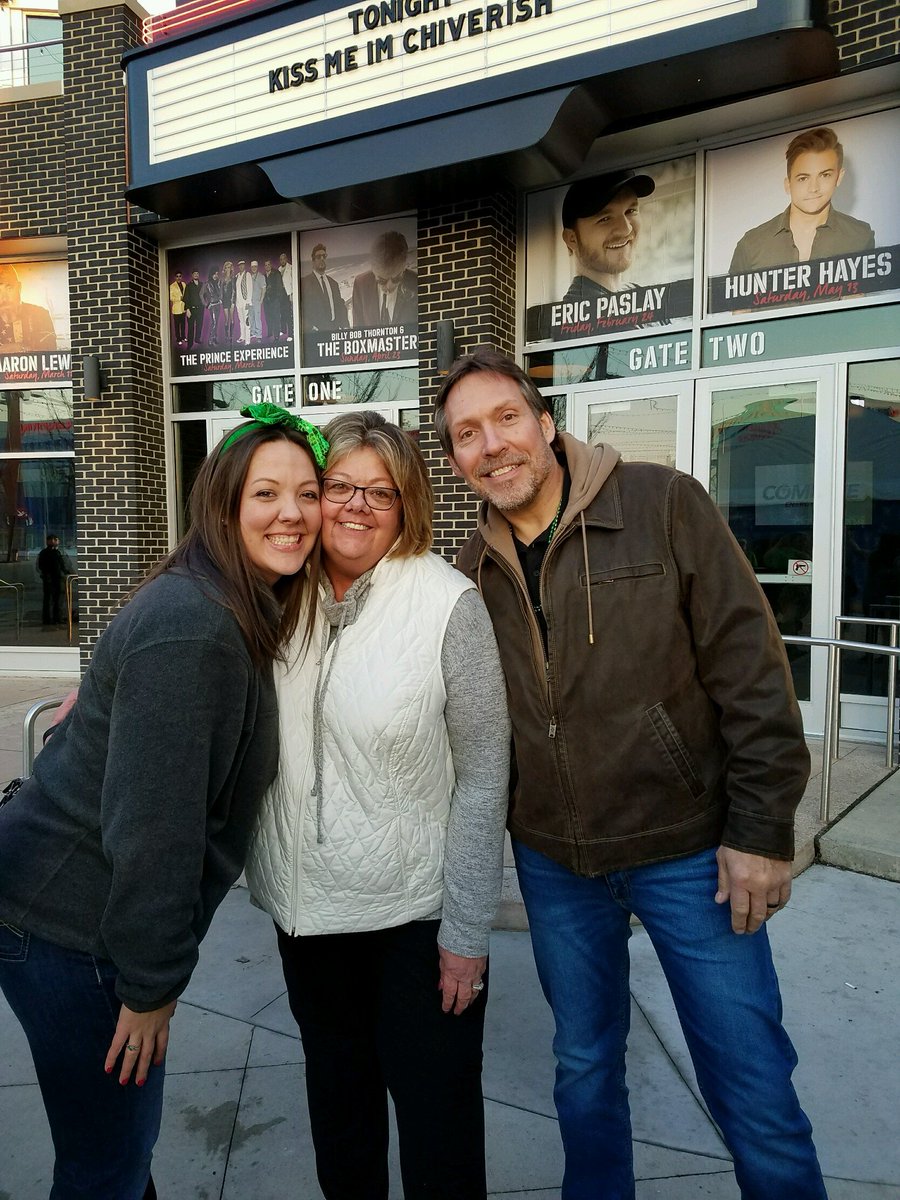 MeganHoward17's tweet image. When you bring your parents out to meet your Chive family....#FastIL #KCCO