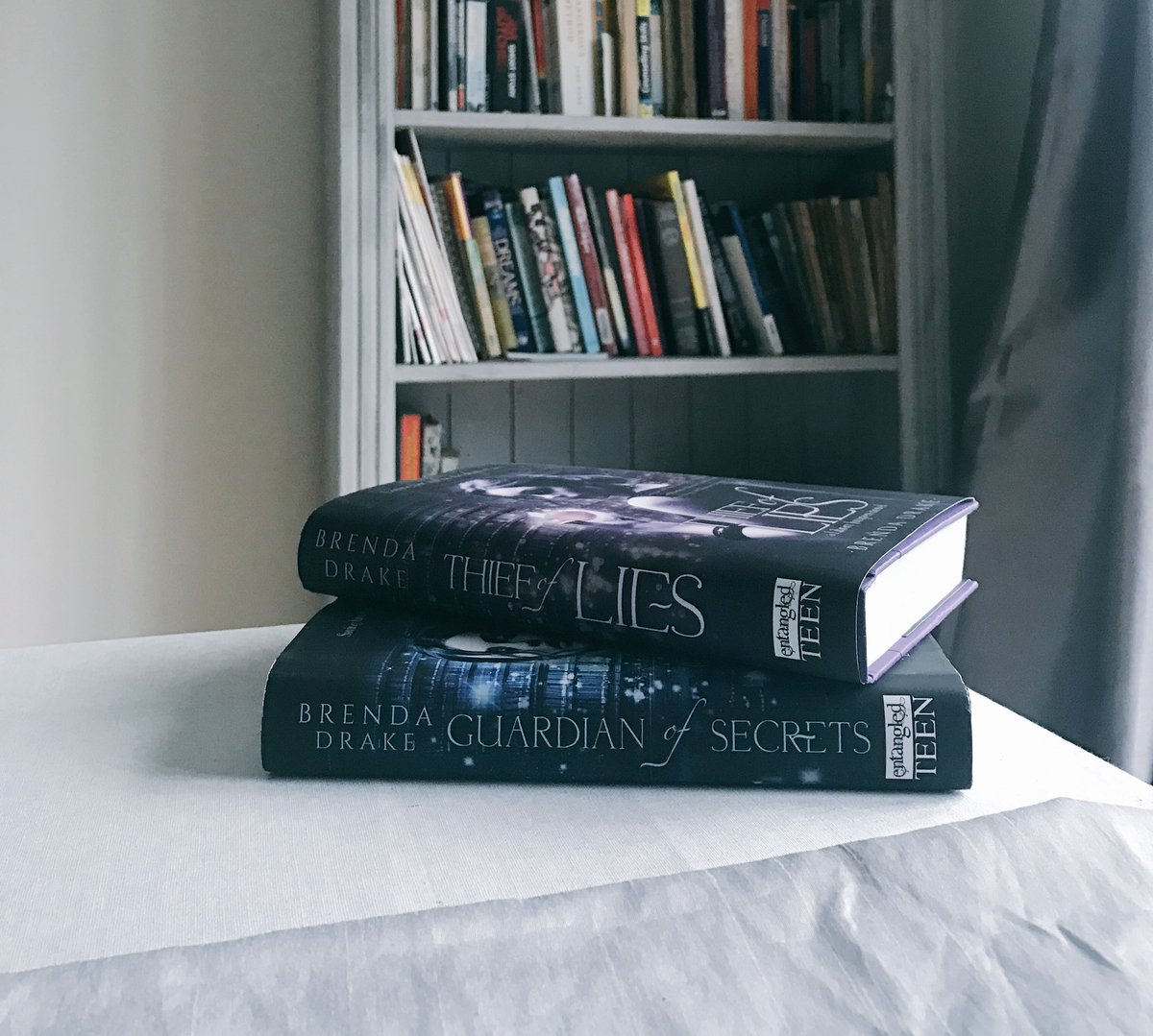 BenAldersonBook's tweet photo. Such a fantastic series by @brendadrake can't wait to finish #GuardianofSecrets tomorrow! π₯ https://t.co/GVyMYpuHsu
