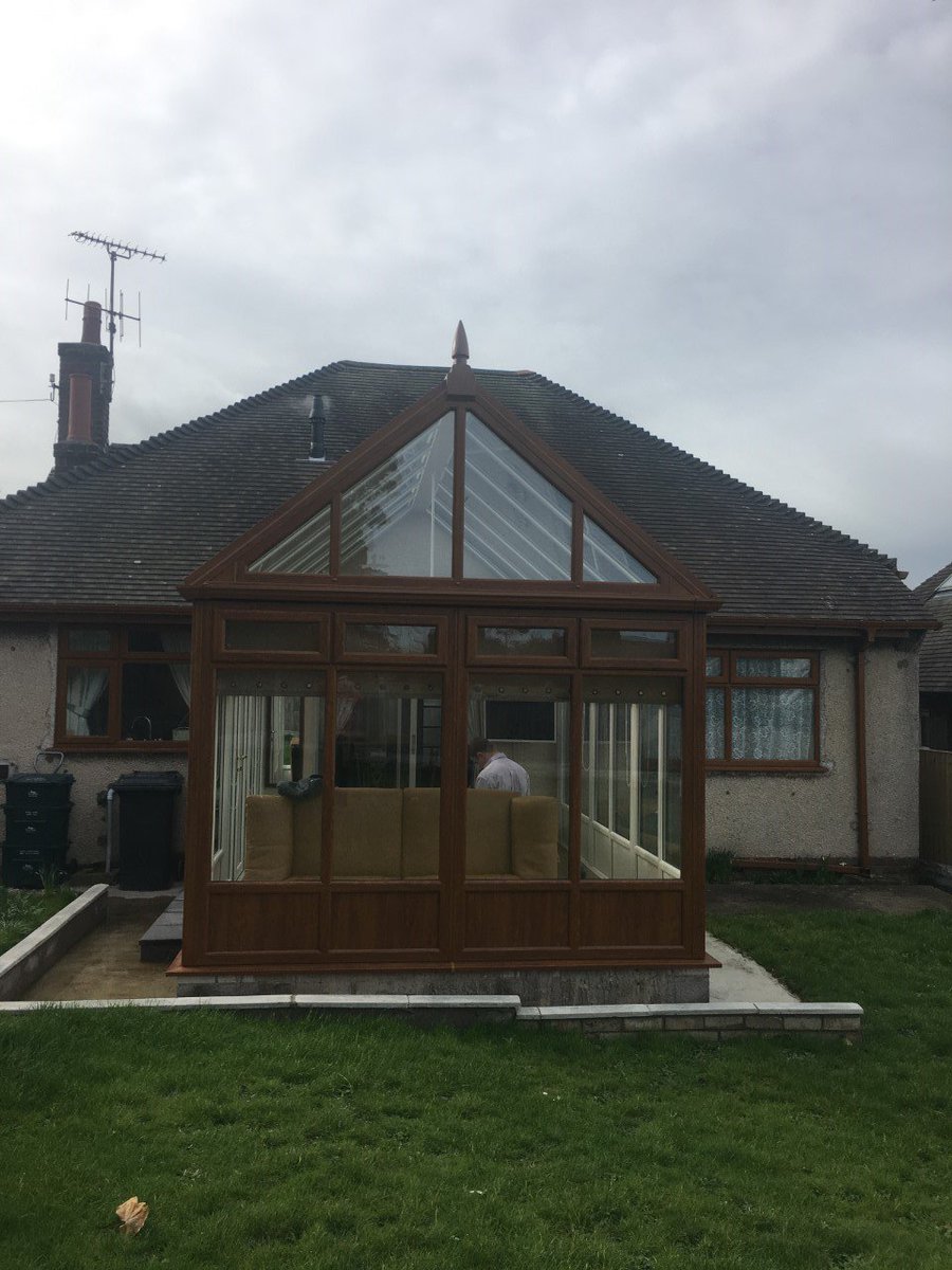 CymruWindows's tweet photo. What a transformation! @REHAUWindows  @Ultraframe1  @ShepleyWindows @SpecialisedPR5 https://t.co/xbeF3szGQ3