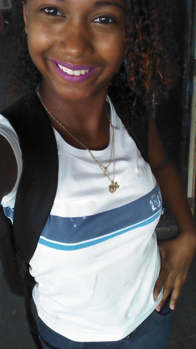 dullyarrocha's tweet photo. Estudantee ❤
  #UmaLindaDessa❤😍
  #AturaaMalAmadaas💋💅👌 https://t.co/INfKZFKiSz