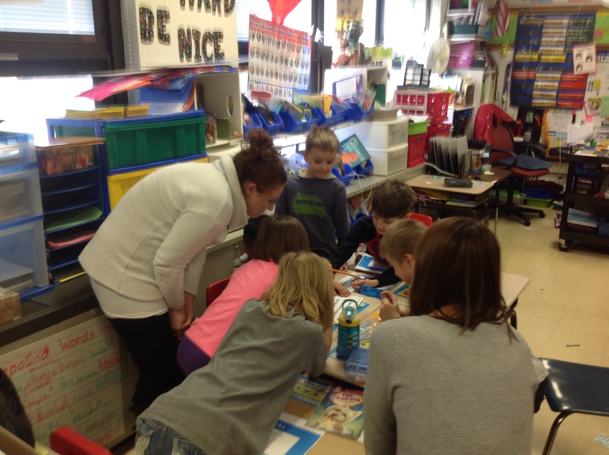 jgraffeo44's tweet photo. WH 1st graders - Mrs. Long's class Breaking Out - putting their heads together and cracking the codes!🤔👊 #WeAre44, #whs44 https://t.co/gg7G8wG93d