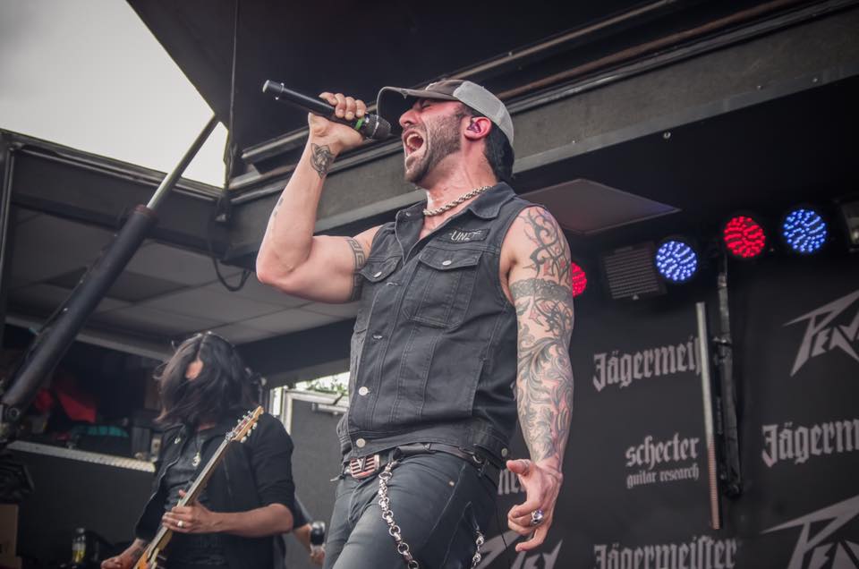 rockingcomedy's tweet image. Today we speak with @EVETOADAMMUSIC on the show! Fun starts at 3pm #gangster #rockintospring #radiovegasrocks #poolparty