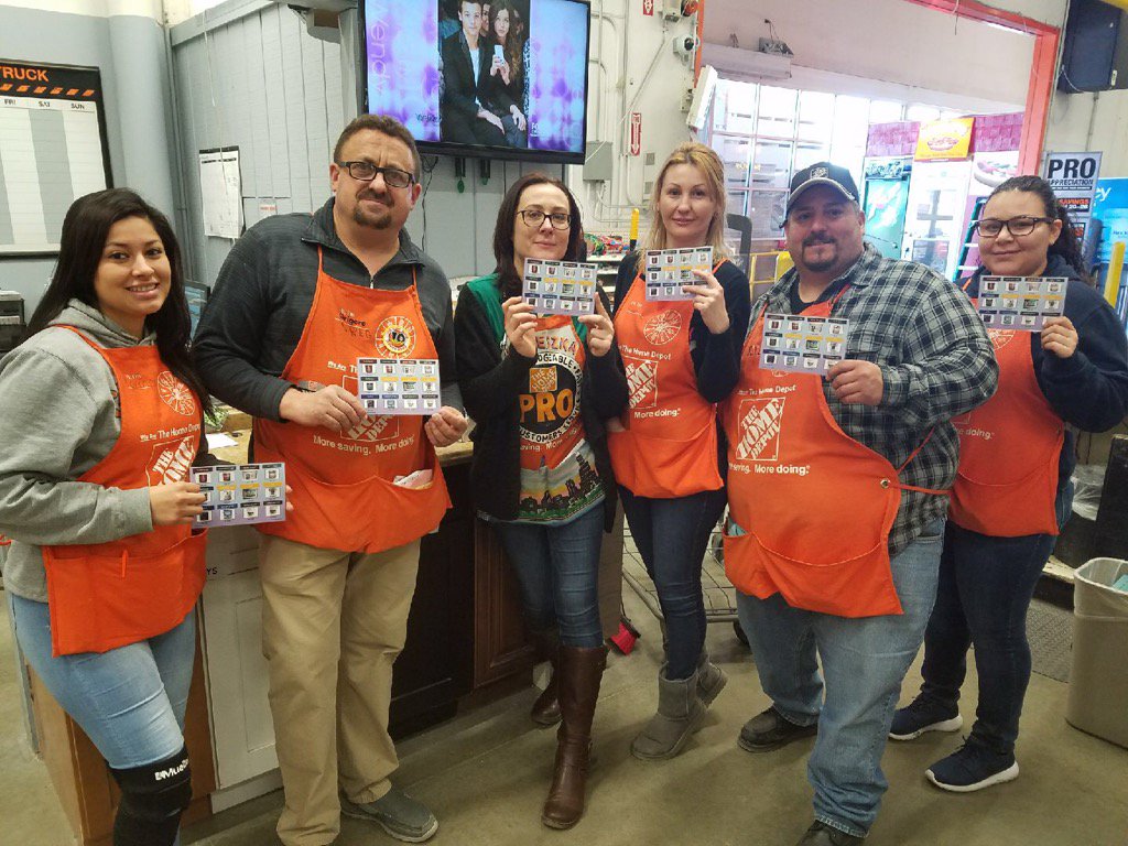 agosto_rafael's tweet photo. All pasa's trained on pro paint 2.0! Thank you Behr paint for your partnership! https://t.co/Cu35vrl4zz
