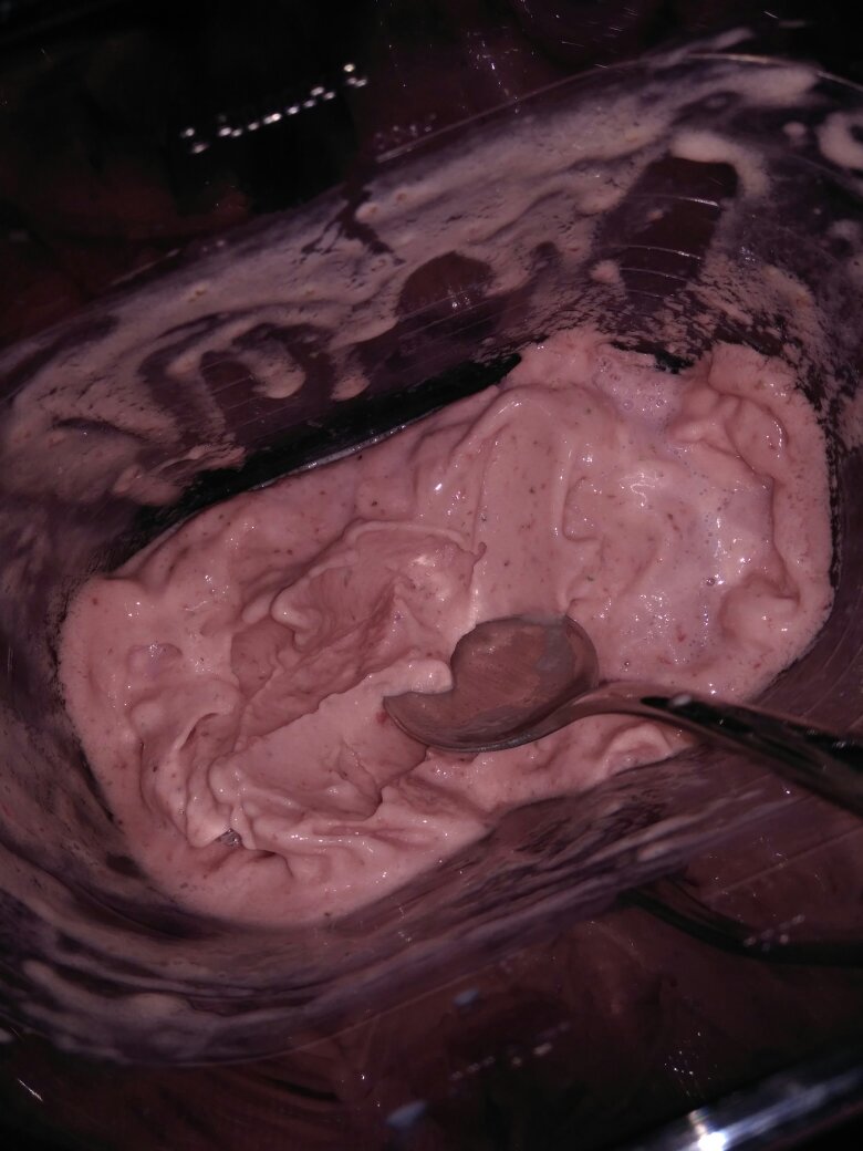 Arona1984's tweet photo. #Icebrain durch Erdbeereis!! 😫😲 https://t.co/Xy2cSvLchK