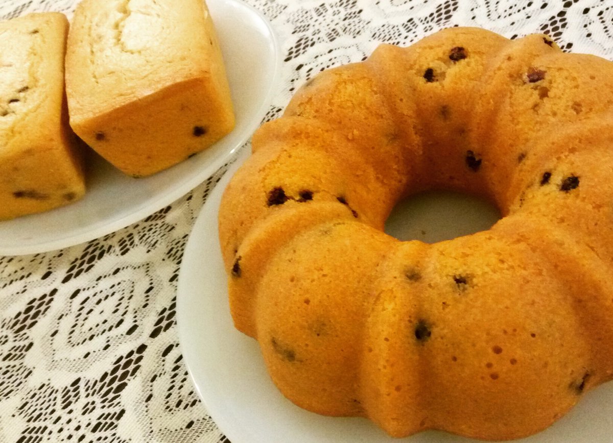 sweet_stack's tweet photo. My first #Eggless cake : Orange chocochip &amp; walnut cake going out to our 94 yr old #grandmom . #familylove #homebaked #celebratinglife https://t.co/XuXyV8NjXS