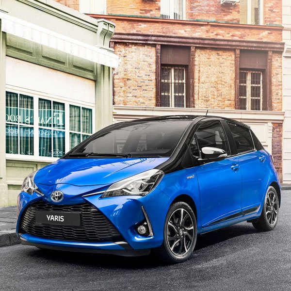Rodeado de un #SalonDeGinebra lleno de superdeportivos, #Toyota presentó al público el totalmente rediseñado #Yaris2017.