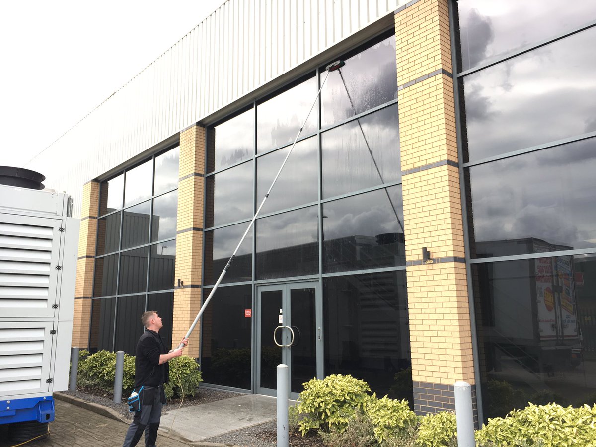 swcscleaning's tweet photo. If your looking for a #windowcleaning company in #coventry, pleae give us a call ! https://t.co/4gDuhRkp7A