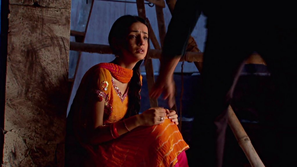 IPKKND_Fanclub's tweet photo. “KHUSHI!” First time he yells her name he enters the room &amp; they lock eyes his concerned &amp; hers disbelieving #من النظره الثانيه @mbcmasr2 https://t.co/jPOpBpt0N0