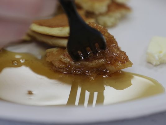 ROCFlavors's tweet photo. Celebrate maple syrup season at a seasonal restaurant - Cartwright's Maple Tree Inn in Allegany County, NY. https://t.co/1B6ecfALip https://t.co/xm9Tzxz7PC