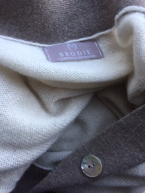Brodie_Cashmere's tweet photo. Our #purestcashmere has very little short fibre inside so our #knitwear performs very well for pilling #mongoliancashmere #wednesdaywisdom https://t.co/ukcKAxgn76