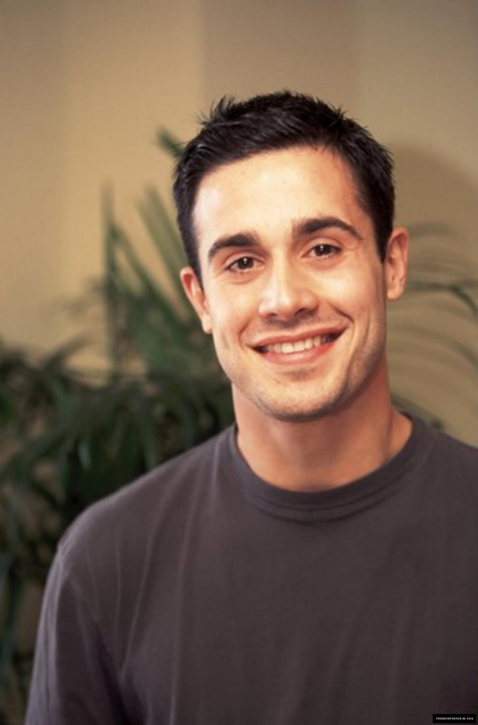  ON WITH Wishes:
Freddie Prinze Jr. A Happy Birthday! 