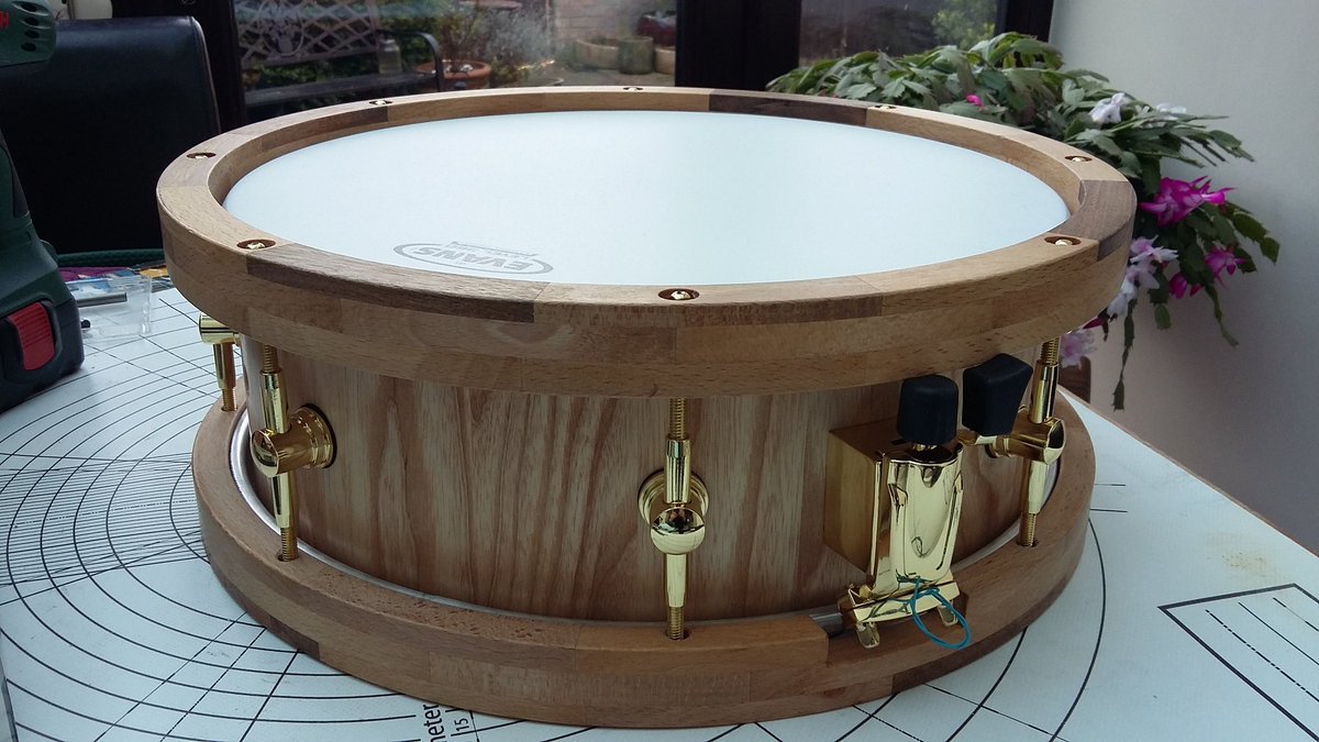 TheIanPickering's tweet photo. 14" x 5" white oak snare. Wood hoops.
My latest snare but this one's for me.
#drums
#drumBuild https://t.co/YR3wBeN5UX