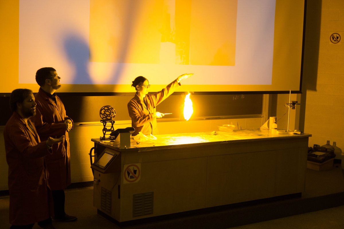 McGillChemOut's tweet photo. Had a great time putting on Nuit Blanche at McGill's Chemistry dept. Looking forward to next year! @MTLenLumiere @mcgillu @McGillChemistry https://t.co/LUQOqsFfWS