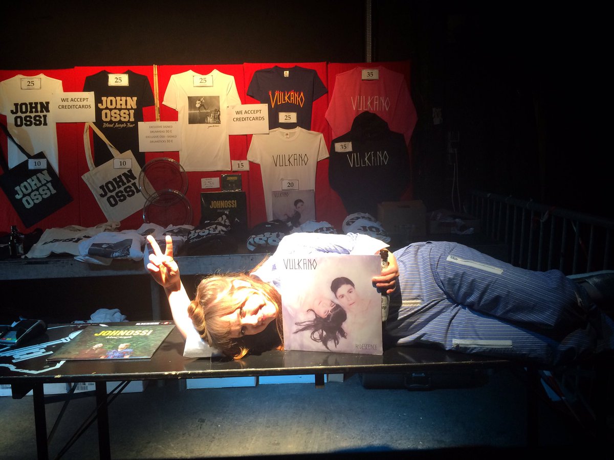 Everyone who doesn't buy a Vulkano t-shirt or hoodie will look ugly forever ✌️