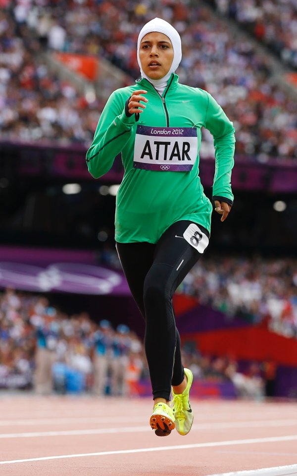 elanMENASA's tweet photo. On #InternationalWomensDay, we celebrate the five #athletes that helped @Nike develop the #ProHijab #GirlPower #IWD

https://t.co/3obFj2nD1S https://t.co/WJkDKF5bOi